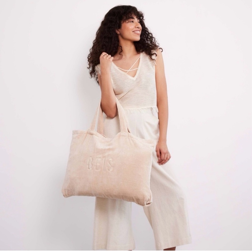 BÉIS The Terry Towel and Inflatable Pillow Tote in Beige LIMITED EDITION